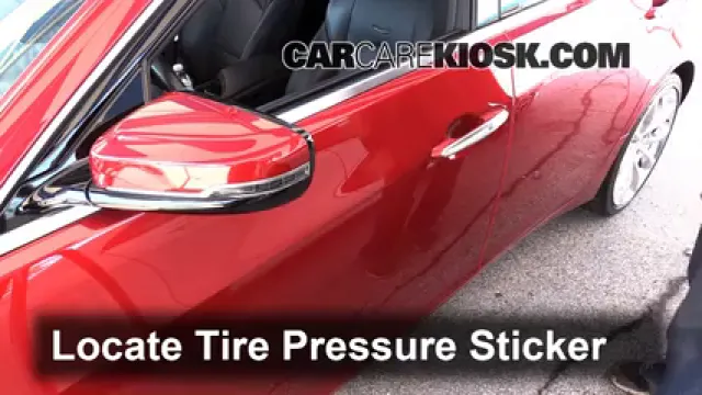 2015 Cadillac CTS 2.0L 4 Cyl. Turbo Neumáticos y ruedas Controlar presión de neumáticos